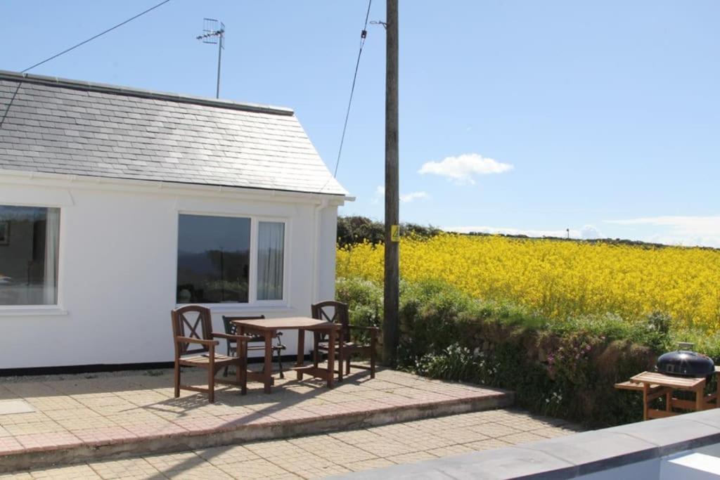 The Old Dairy, Land'S End, Sennen Apartment Exterior foto